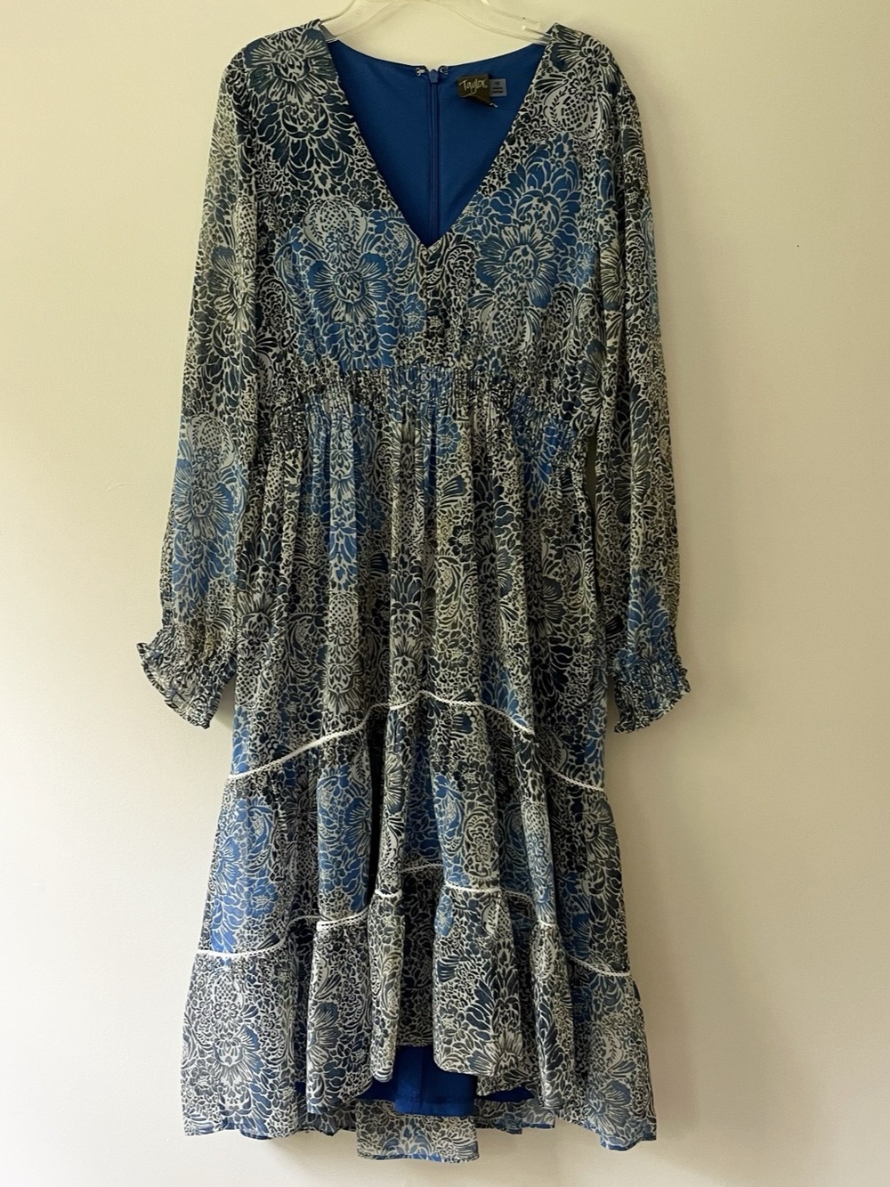 Taylor Long Sleeve Tiered Midi Dress V-Neck Blue Floral 10 Wedding Guest Sheer